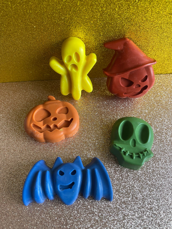 Chunky Halloween Crayons!